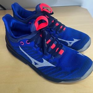 COPY - Like new mizuno trainers TC-01